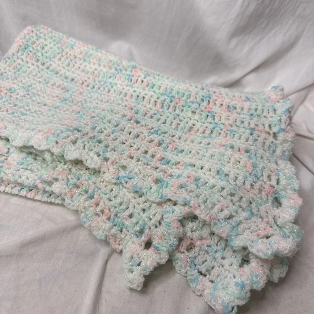 VTG Lacy Granny Scalloped Waffle Stitch Baby Afghan Ruffle Border Pink Blue Mint